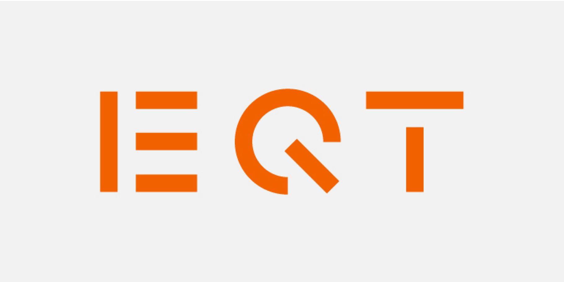 Logo for EQT. Oransje blokkbokstaver.
